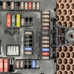 Блок предохранителей в багажнике BMW 3er 