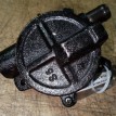 Название детали Вакуумный насос Модель Hyundai Santa Fe CM Hyundai Santa Fe  оригинальный номер 3739027012