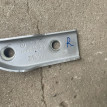 Петля капота правая Volkswagen Polo 5 Volkswagen Polo оригинальный номер 6R0823302A