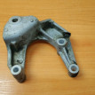 Кронштейн (крепление) КПП Toyota Yaris 1KR-FE 2011 Toyota Yaris оригинальный номер 3136164010
