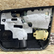 Обшивка двери передняя левая кожа Toyota RAV 4 IV (CA40) оригинальный номер 67620-42A90-C1
