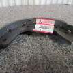 Колодки ручного тормоза Митцубиси Паджеро Mitsubis Mitsubishi i оригинальный номер MB618916