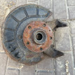 Кулак поворотный передний правый VW golf plus Volkswagen Golf Plus оригинальный номер 1K0407256T 1K0400054MD