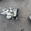 Замок двери Toyota Voxy оригинальный номер 6920028051