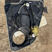 Стеклоподъемник задний левый Jeep  Cherokee wk2 Jeep Cherokee оригинальный номер 68231069aa