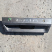 Накладка 5-й двери Toyota Gaia оригинальный номер 75435-44050