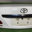 Крышка багажника Toyota Corolla оригинальный номер 6440112D10