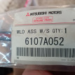 Молдинг лобового стекла Митцубиси Mitsubishi новый Mitsubishi i оригинальный номер MN117707