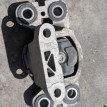 Подушка двигателя Land Rover Range Rover Evoque оригинальный номер BJ32-71121