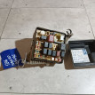 Блок предохранителей подкапотный Toyota Prius оригинальный номер 8272147010