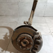 Кулак поворотный передний правый Mitsubishi Diamante оригинальный номер MB914614