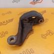 Кронштейн опоры двигателя передний правый Mazda Mazda Familia 