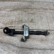 Ограничитель двери задний правый Nissan Qashqai 10 Nissan Qashqai оригинальный номер 82430JD000