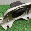 Кронштейн (крепление) КПП левый Renault Duster Renault 15 оригинальный номер 8200805803
