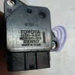 Расходомер воздушный на Toyota Avensis 2 Toyota Corolla оригинальный номер 22204-0J010