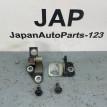 Петля двери передняя правая Volkswagen Passat 2013 Volkswagen Passat 