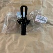 Крюк капота Toyota Land Cruiser 200 Рестайлинг 2  оригинальный номер 53550-60110