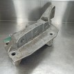 Кронштейн опоры двигателя правый Volkswagen Golf Volkswagen Golf  