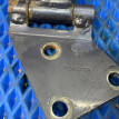 Петли двери багажника левые пара  Land Cruiser 80 Toyota Land Cruiser оригинальный номер 6880260020