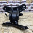 Опора двигателя левая Toyota RAV 4 V (XA50)  оригинальный номер 12372-24040