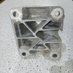 Кронштейн двигателя правый Range Rover Sport 2 Land Rover Range Rover оригинальный номер LR033180