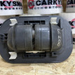 Крышка петли сиденья Toyota Land Cruiser 200 Series оригинальный номер 71696-60150-B0