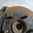 Кулак поворотный передний левый Mazda 2 оригинальный номер GE4T33030