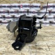 Опора двигателя правая Toyota RAV 4 V (XA50)  оригинальный номер 12305-24040