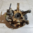 Кулак поворотный передний правый Nissan Bluebird оригинальный номер 400140E000