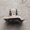 Опора двигателя левая Mitsubishi Lancer 9 Mitsubishi i оригинальный номер MR491557