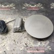 Лючок бензобака бежевый Хендай Гетц Hyundai Getz оригинальный номер 895101c000