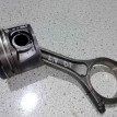 Поршень с шатуном Land Rover Discovery III (2004—2009) Land Rover Discovery оригинальный номер 1316180