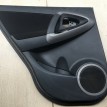 Обшивка двери задней левой Toyota RAV 4 III (XA30)  оригинальный номер 67640-42320-B1