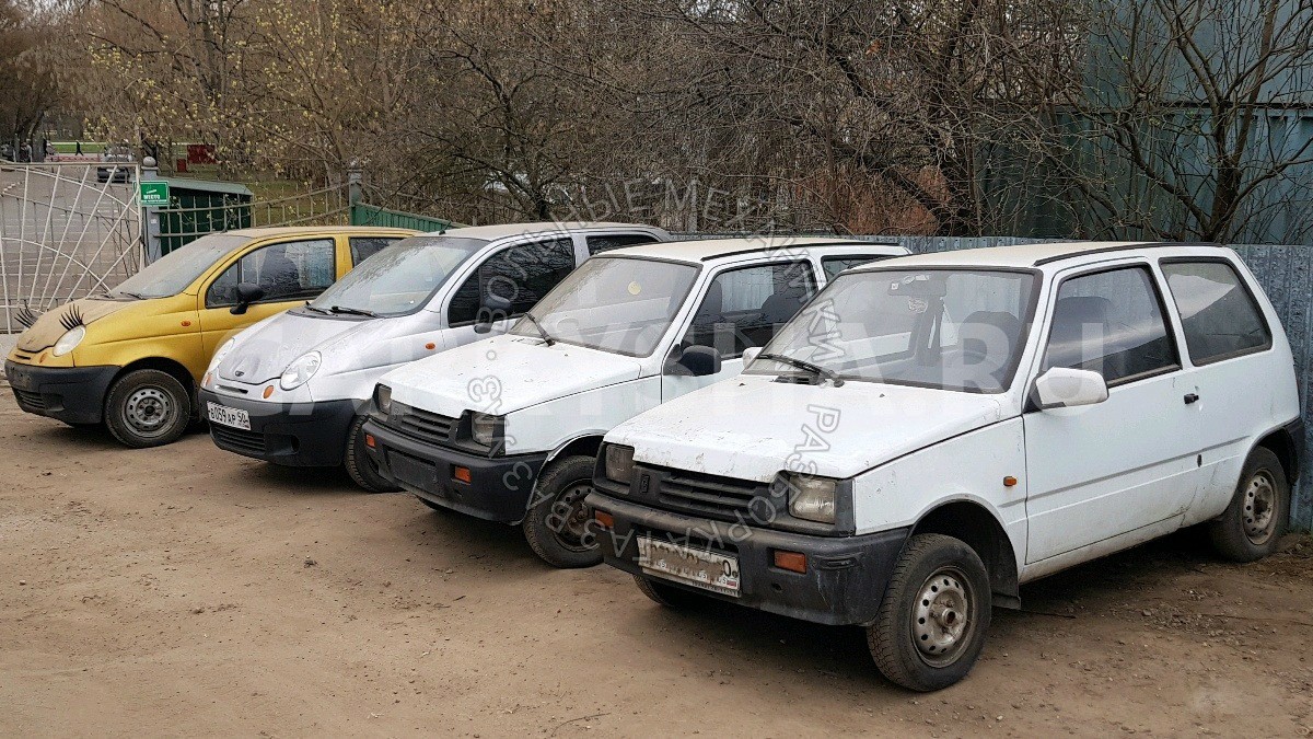 Включи ока. Запчасти на ВАЗ 1111 Ока. Авторазборка Ока 11113. Ока автомобиль в разборе. Ока автомобиль на запчасти истатир.