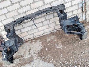 Название детали Балка суппорта радиатора Модель Hyundai Santa Fe I SM Classic Hyundai Santa Fe