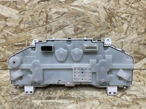 Щиток приборов Toyota Land Cruiser 200 Series
