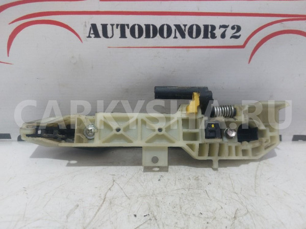 Ручка двери передняя правая Hyundai Solaris Hyundai Solaris оригинальный номер 826611R000CA