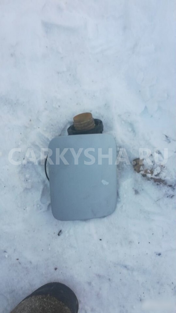 Лючок бензобака Hyundai Elantra III рестайлинг (2003—2010) Hyundai Elantra оригинальный номер 695102D000