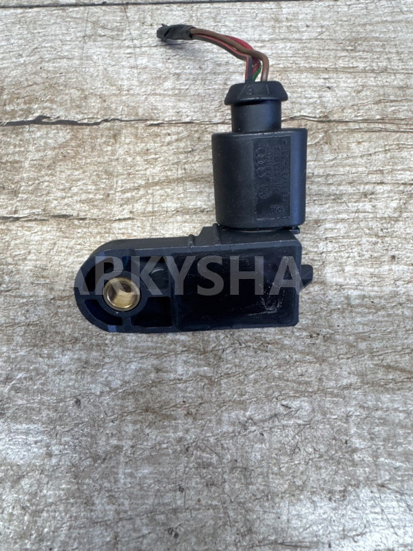 Датчик включения стоп сигнала VAG VW AUDI Volkswagen Touareg оригинальный номер 5n0945459a