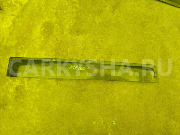 Ветровик Toyota Ractis 