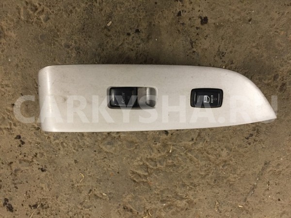Кнопка стеклоподъемника с накладкой правая Lexus RX II Рестайлинг оригинальный номер 84030-48070 74230-48140
