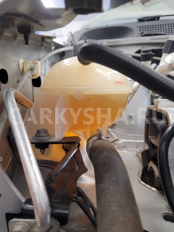 Бачок расширительный Renault Sandero Stepway 2018 217107259R 5S K4M Renault Sandero 