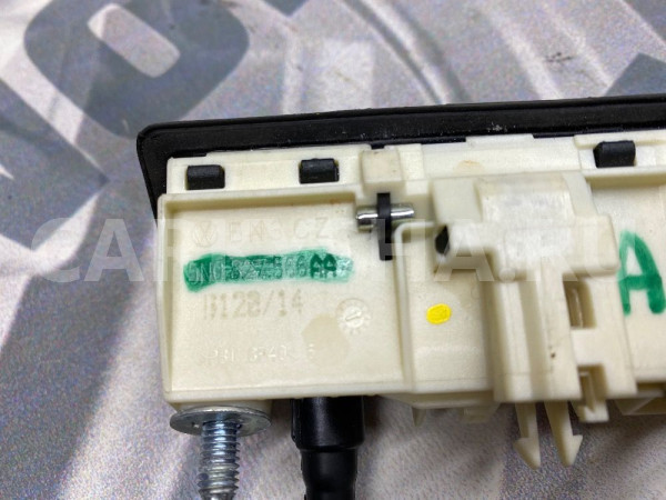 Кнопка багажника с камерой Audi A6 C7 Audi A6 оригинальный номер 5n0827566aa