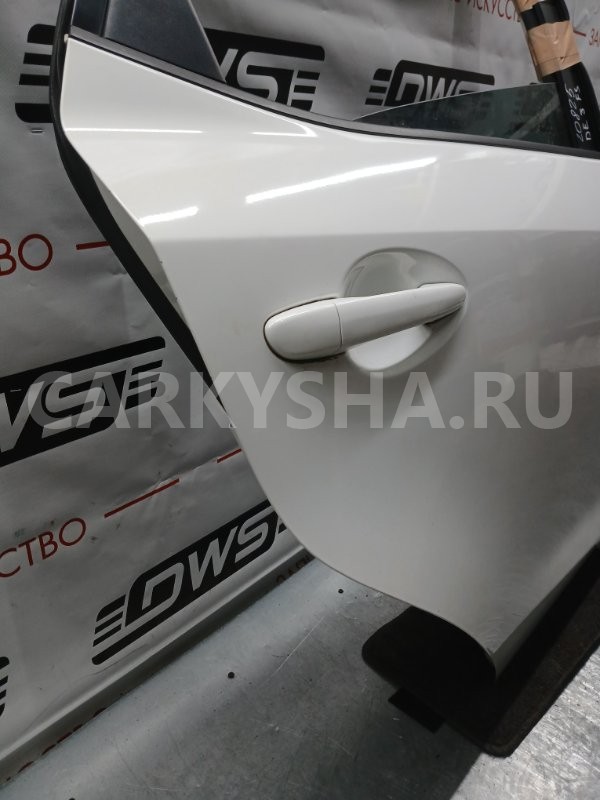 Дверь задняя правая Mazda Demio 