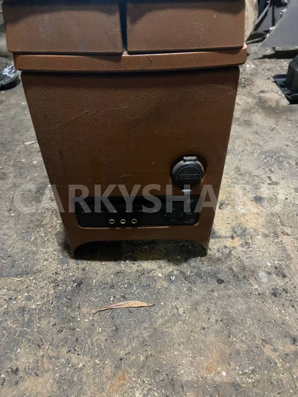 Подлокотник Infiniti FX35 I (2002—2006) Infiniti FX оригинальный номер 96920CG712