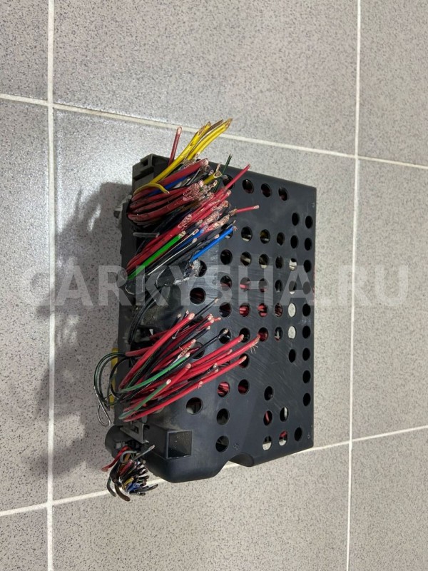 Блок предохранителей Opel Vectra 1999 г. Opel Vectra оригинальный номер 09152787