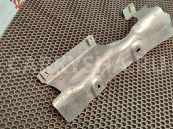 Кронштейн защиты BMW 5er оригинальный номер 51 48 7 185 204, 51 48 7 185 204, 51487185204, 7185204