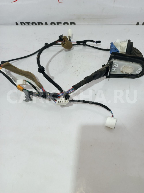 Проводка передней правой двери Mazda 3 BL Mazda 2 оригинальный номер BNB6 67200 Z02