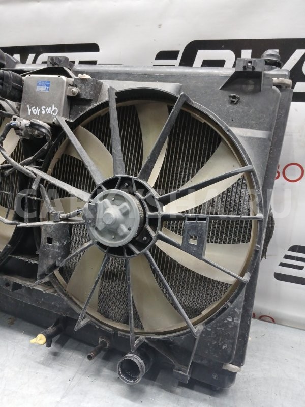 Радиатор охлаждения двигателя Lexus GS 