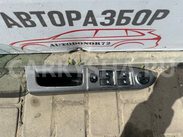 Блок управления стеклоподъемниками Hyundai Getz Hyundai Getz оригинальный номер 935701C110BJ